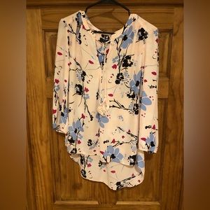 Kaari Blue pink blouse with flowers; L